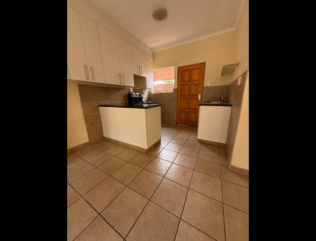 2 BEDROOM TOWNHOUSE FOR SALE IN GREENHILLS